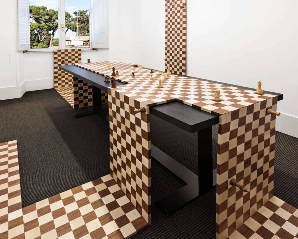 Anna Scalfi Eghenter, Scaccchi. Omaggio al padre, 2014, Privatbesitz © Ela Bialkowska, OKNO Studio