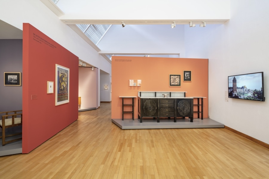 Installationsansicht „Raumkunst – Made in Darmstadt 1904–14“, Museum Künstlerkolonie, Institut Mathildenhöhe Darmstadt, 2021, Foto: Gregor Schuste