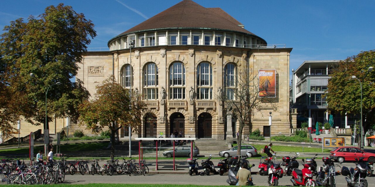 Theater Freiburg: Uraufführung Mutter.Liebe von Susanne Heinrich - Archiviert