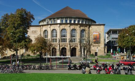 Theater Freiburg: Uraufführung Mutter.Liebe von Susanne Heinrich - Archiviert