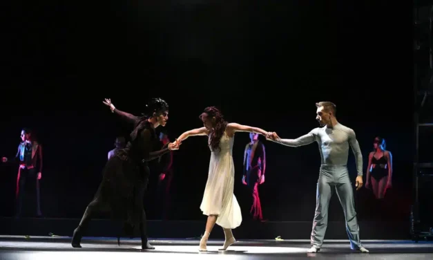 Stadttheater Bremerhaven: Die Vier Jahreszeiten