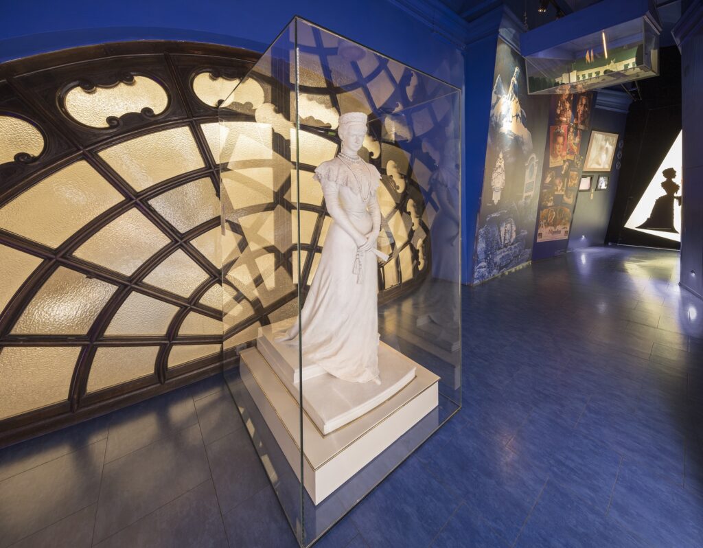 Sisi Museum, Kaiserin Elisabeth-Statue von Hermann Klotz © SKB, Severin Wurnig