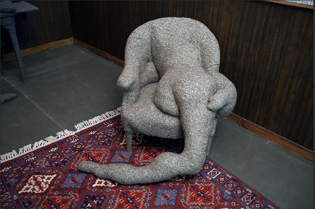 Dorothea Tanning, Hôtel du Pavot, Chambre 202, 1970 © The Estate of Dorothea Tanning/Adagp, Paris; crédit photographique: Georges Meguerditchian – Centre Pompidou, MNAM-CCI /Dist. RMN-GP;