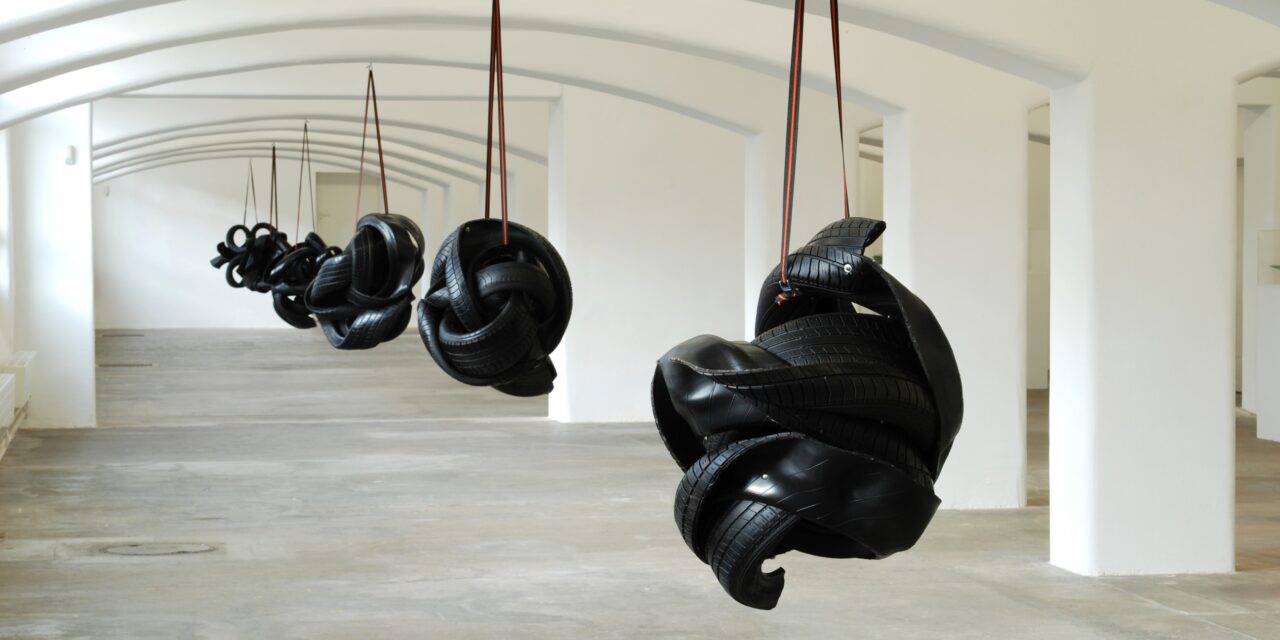 Kunstmuseum Reutlingen: Holz – Skulptur, Relief und Arbeiten auf Papier - Archiviert