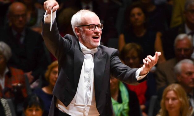 Badisches Staatstheater Karlsruhe: 6. Sinfoniekonzert mit Musik von Smetana