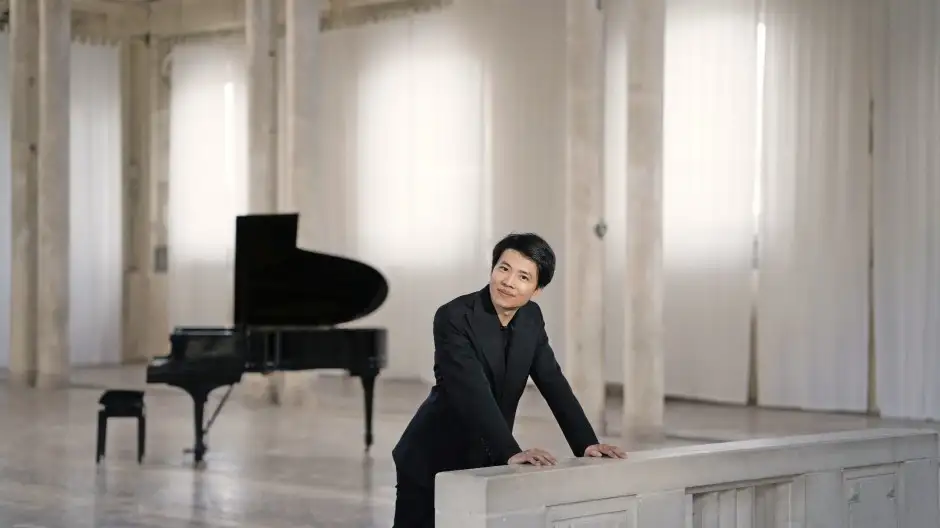 Badisches Staatstheater Karlsruhe: 8. Sinfoniekonzert mit Werken von Mozart & Bruckner - Archiviert