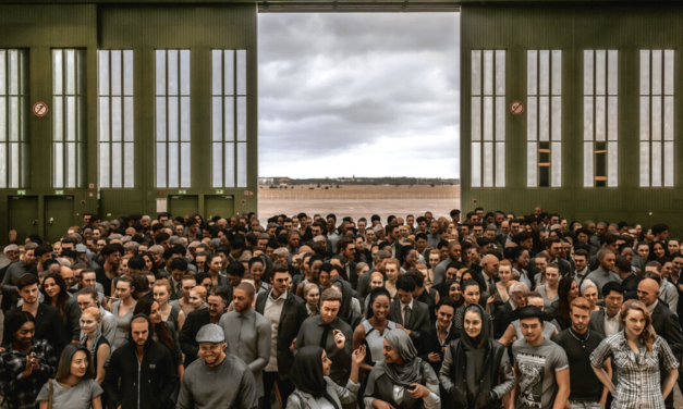 Komisch Oper Berlin Gastspiel am Flughafen Tempelhof: Messiah