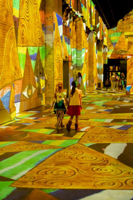 „Gustav Klimt. Gold und Farbe” © Culturespaces / Marijn van Laerhoven