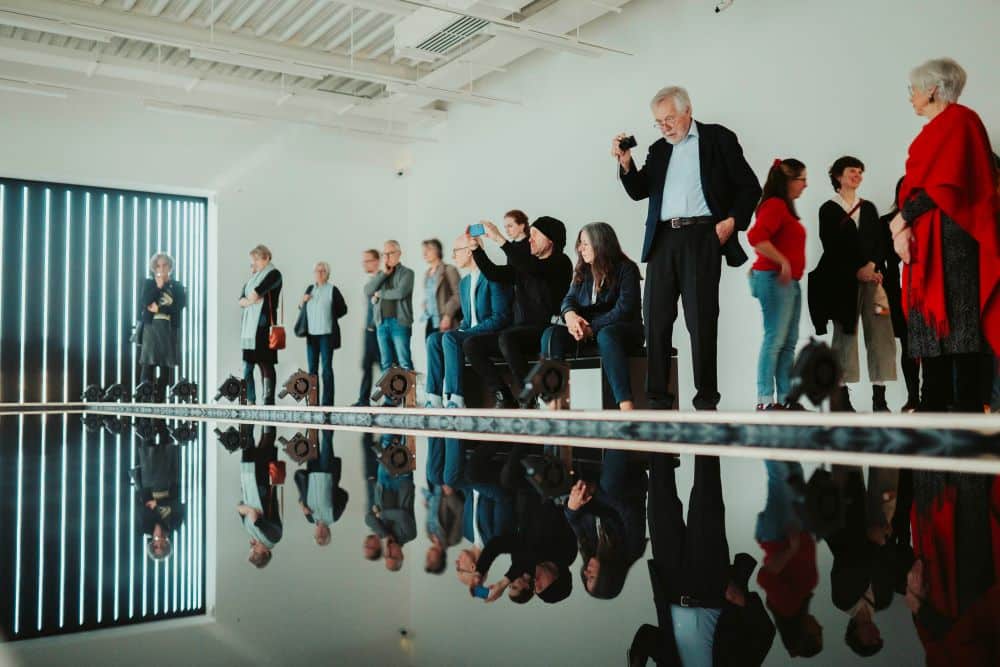 Blick in die Ausstellung "François Schwamborn - Ordnung und Chaos" © François Schwamborn, 2024; Foto: Anton Minayev / Stiftung Saarländischer Kulturbesitz