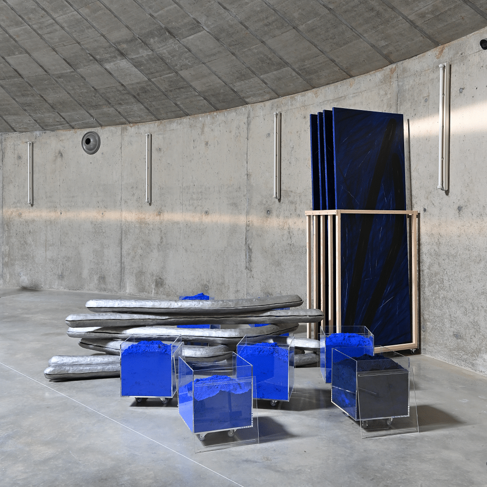 Ausstellungsansicht „IN EINEN KREIS EIN QUADRAT –” © BMCA Collection