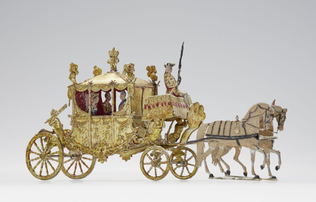 Staatskutsche der Königin Victoria von Großbritannien und Irland aus dem Set „Die Eröffnung des Parlaments“, um 1853, Hersteller: Gerhard Söhlke, BerlinGermanisches Nationalmuseum, Nürnberg, Zinnfigurensammlung Alfred R. Sulzer Foto: Germanisches Nationalmuseum, Annette Kradisch