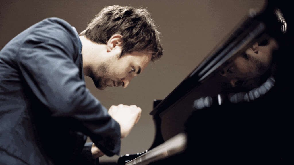 Der Pianist Herbert Schuch © Felix Broede/Hans Deumling/Dorothee Falke/Jürgen Olczyk/Website Herbert Schuch