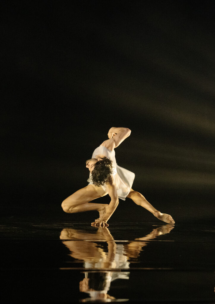 Wayne McGregor's Deepstaria, Company Wayne McGregor (Salvatore De Simone)© Ravi Deepres